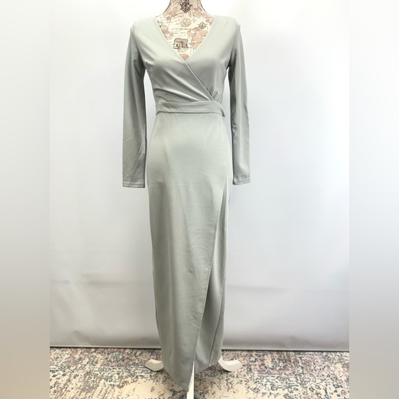 Kittenish Green Long Sleeve V-Neck Sheath Dress - Picture 3 of 15